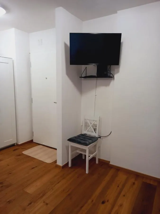 Lauro Apartment Wien 0*,